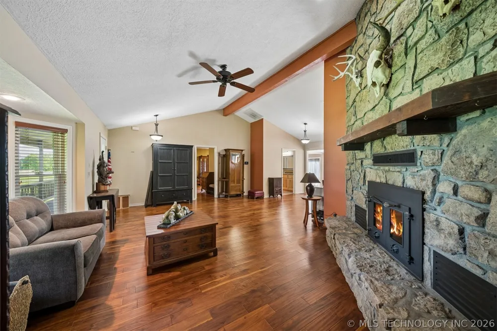 25100 S 610 Grove, OK 74344