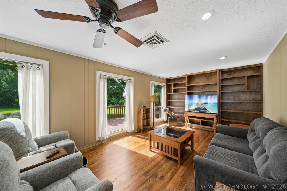 25100 S 610 Grove, OK 74344