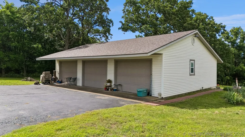 25100 S 610 Grove, OK 74344