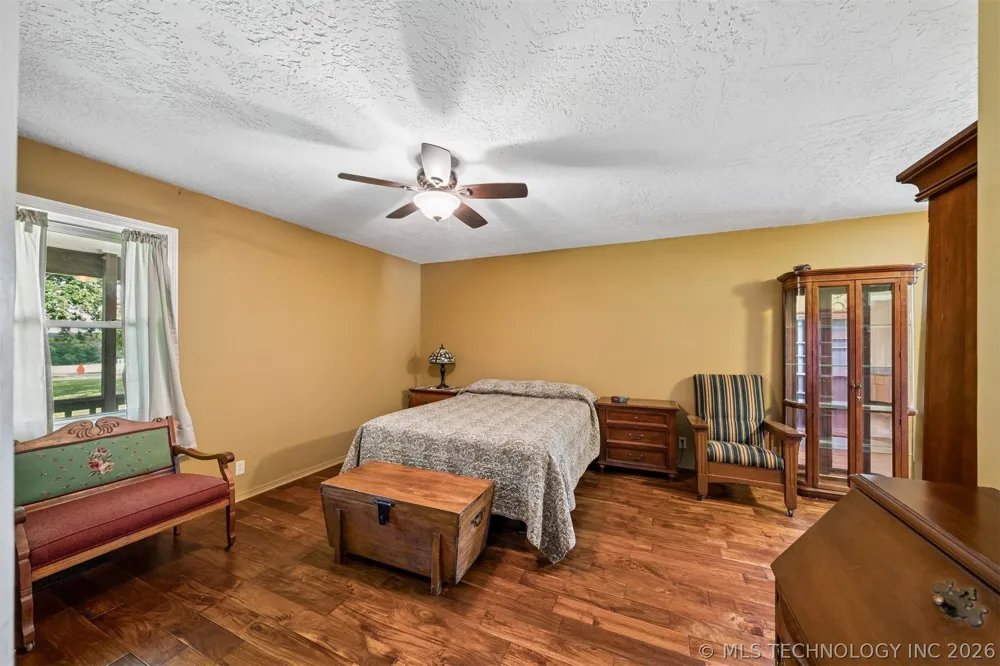 25100 S 610 Grove, OK 74344