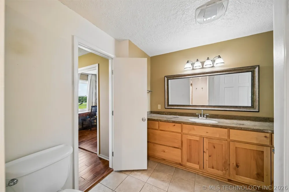 25100 S 610 Grove, OK 74344