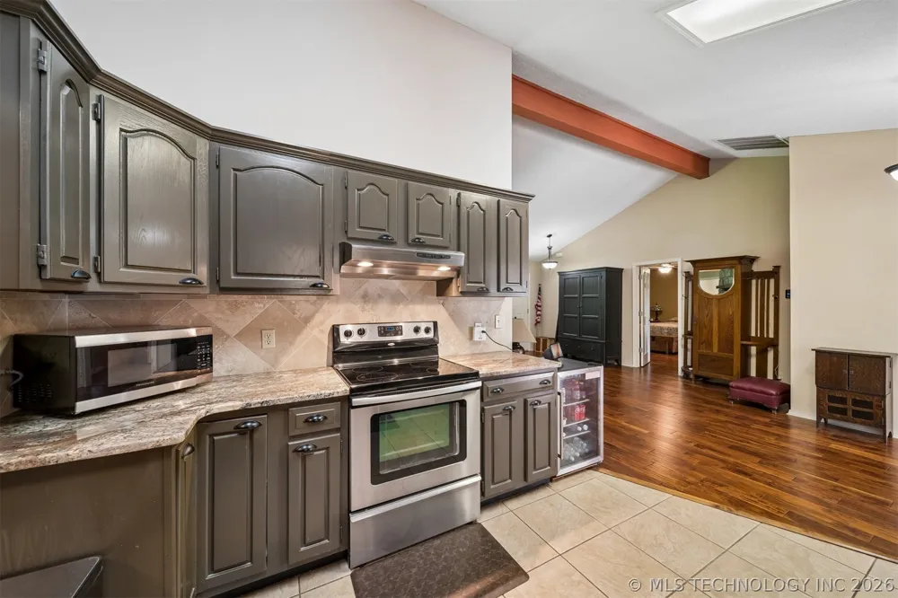 25100 S 610 Grove, OK 74344