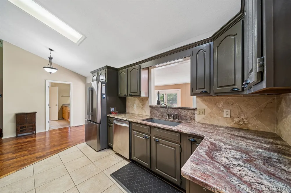 25100 S 610 Grove, OK 74344