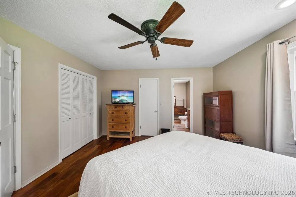 25100 S 610 Grove, OK 74344