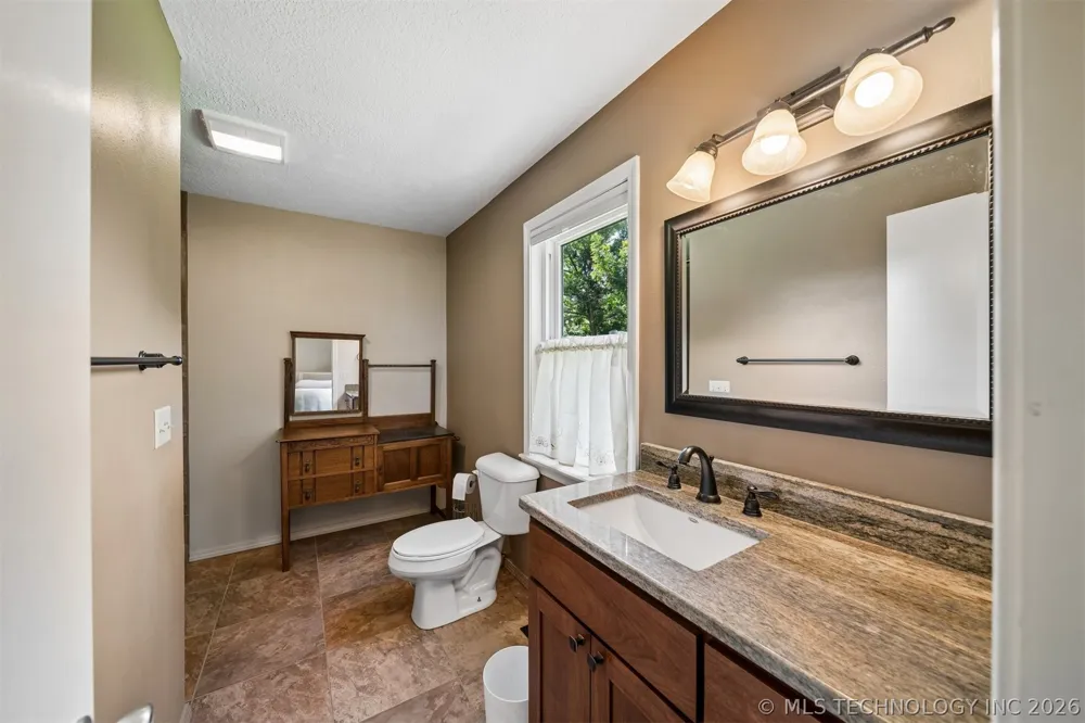 25100 S 610 Grove, OK 74344