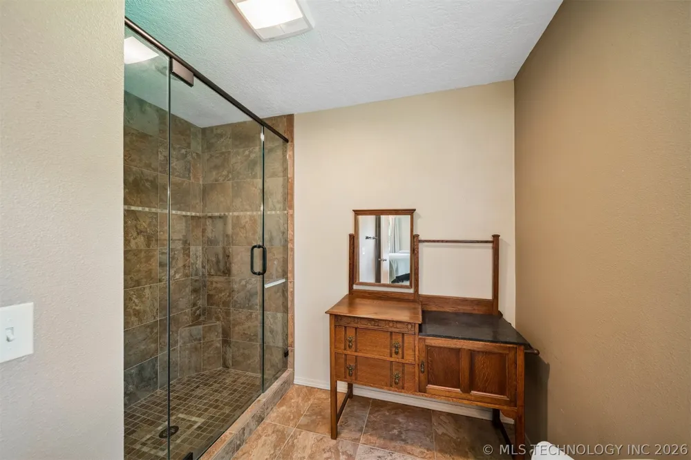25100 S 610 Grove, OK 74344