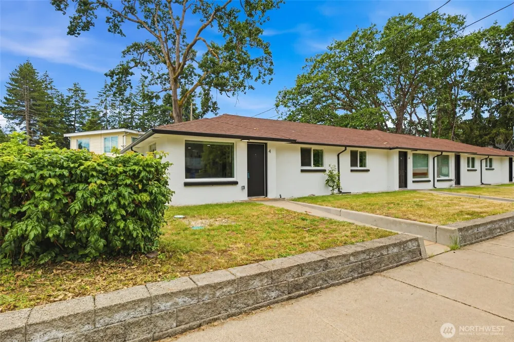 14402 Washington Avenue SW #4 Lakewood, WA 98498
