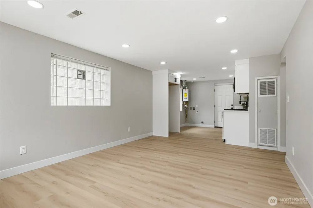 14402 Washington Avenue SW #4 Lakewood, WA 98498