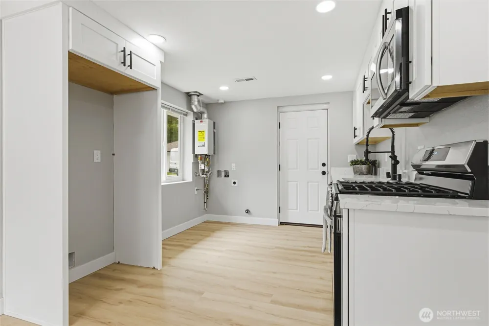14402 Washington Avenue SW #4 Lakewood, WA 98498