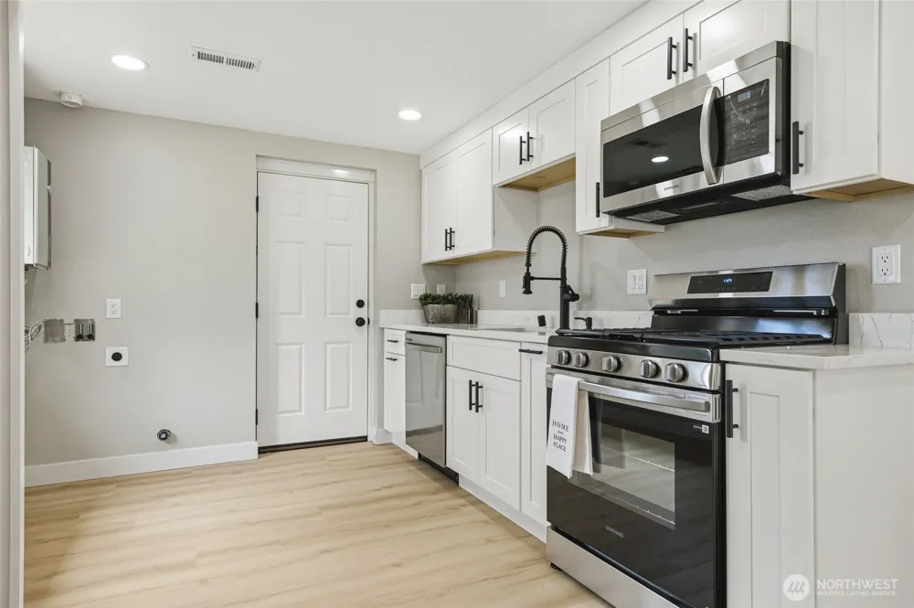 14402 Washington Avenue SW #4 Lakewood, WA 98498