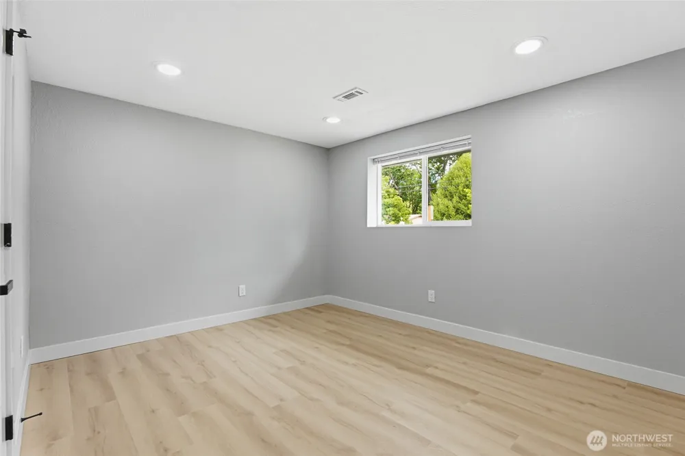 14402 Washington Avenue SW #4 Lakewood, WA 98498