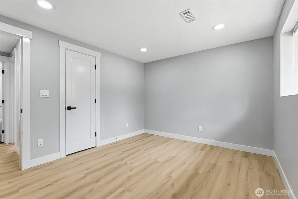 14402 Washington Avenue SW #4 Lakewood, WA 98498