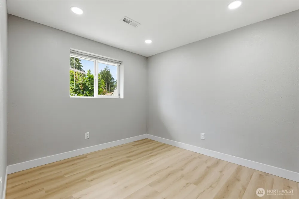 14402 Washington Avenue SW #4 Lakewood, WA 98498