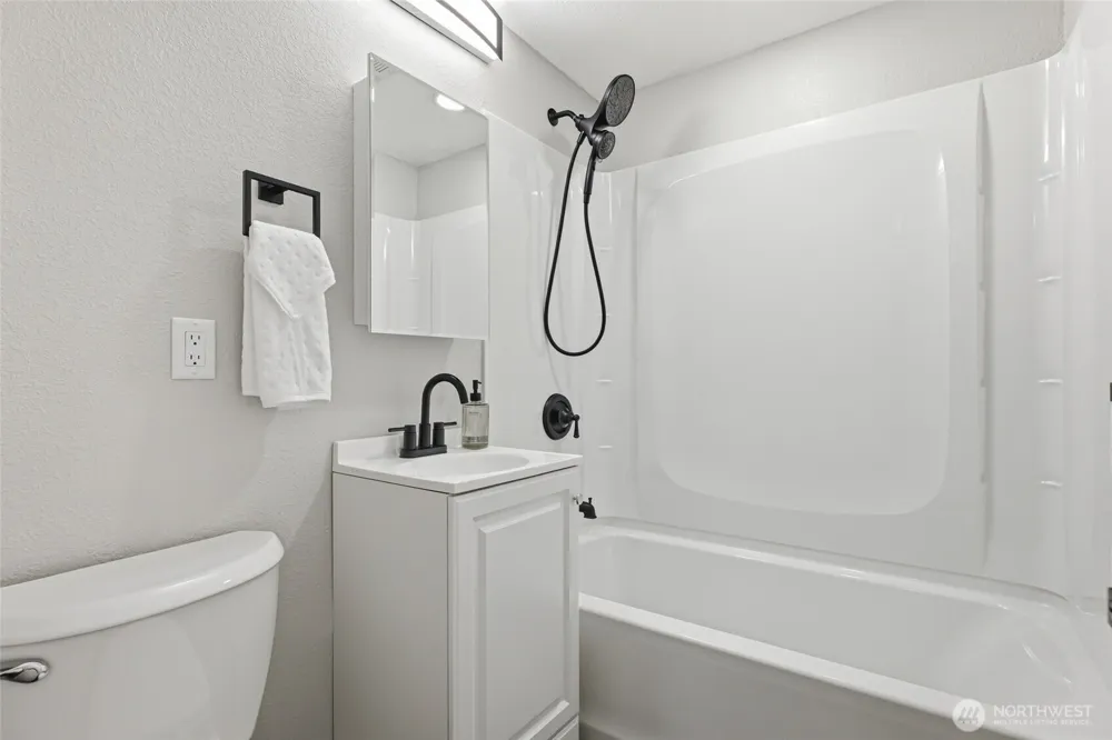 14402 Washington Avenue SW #4 Lakewood, WA 98498