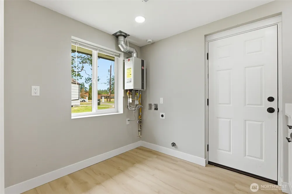 14402 Washington Avenue SW #4 Lakewood, WA 98498