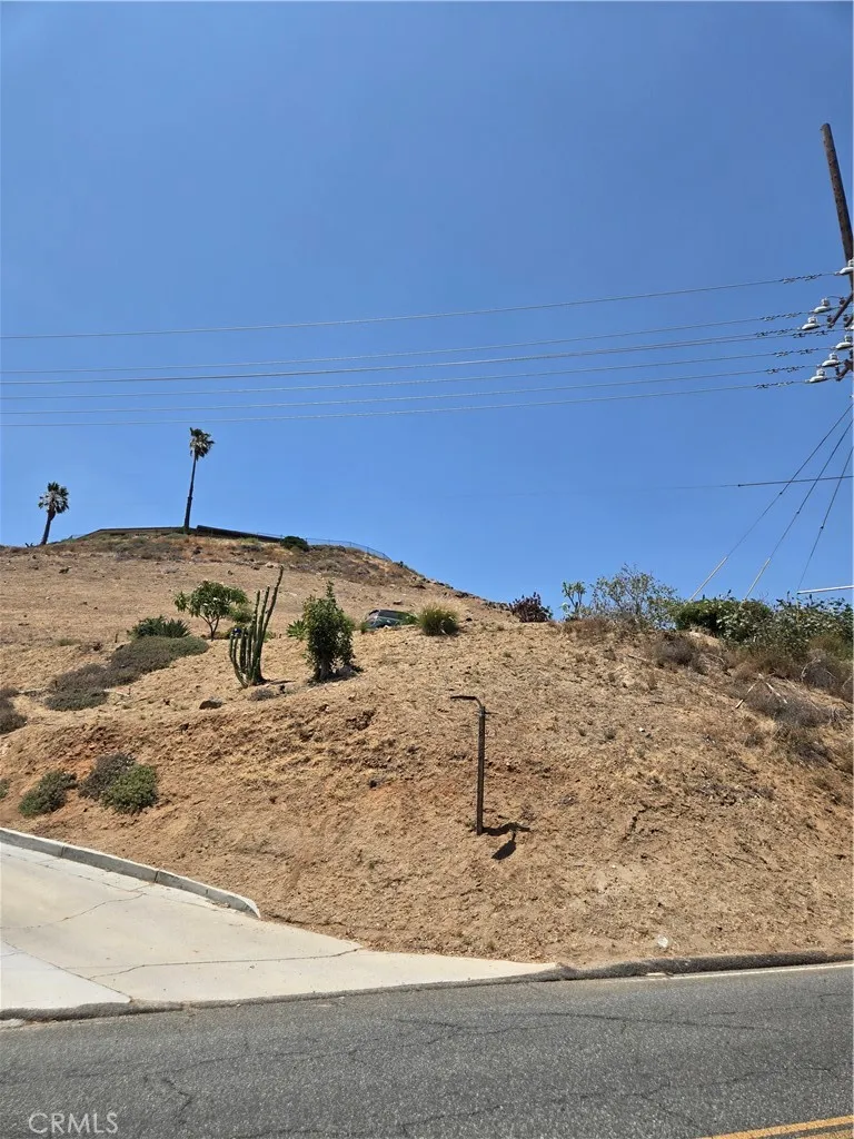 5623 Golden West Ave Jurupa Valley, CA 92509