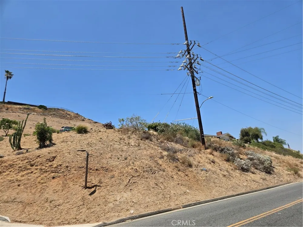 5623 Golden West Ave Jurupa Valley, CA 92509