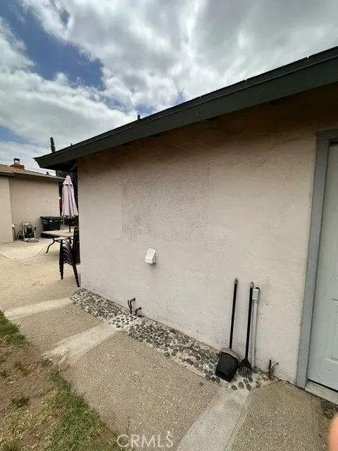 15851 E Kingside Covina, CA 91722