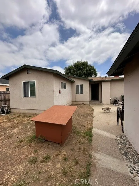 15851 E Kingside Covina, CA 91722