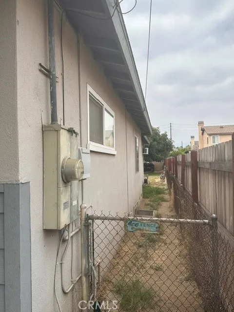 15851 E Kingside Covina, CA 91722