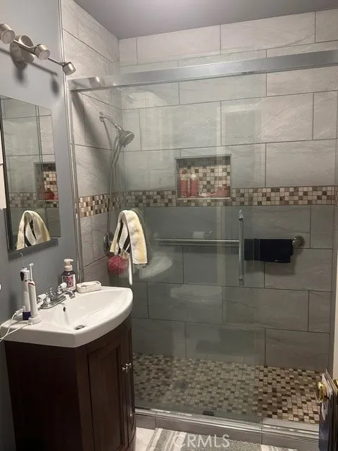 15851 E Kingside Covina, CA 91722