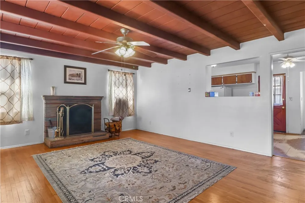 15851 E Kingside Covina, CA 91722