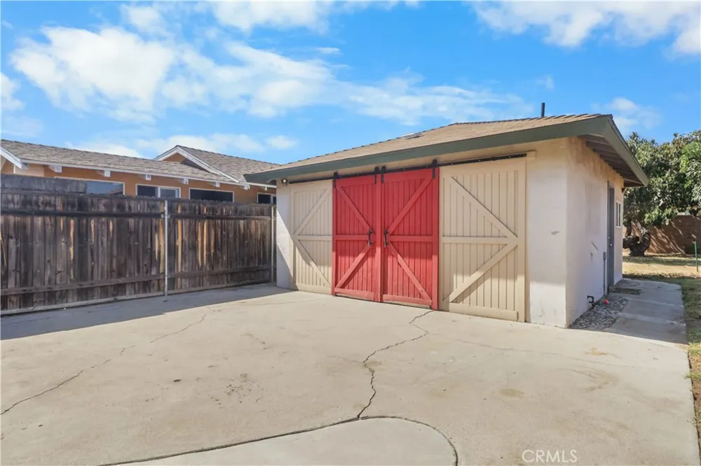 15851 E Kingside Covina, CA 91722