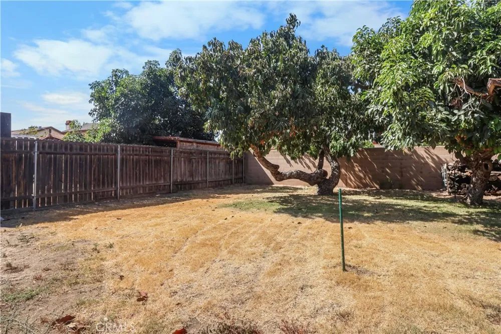 15851 E Kingside Covina, CA 91722