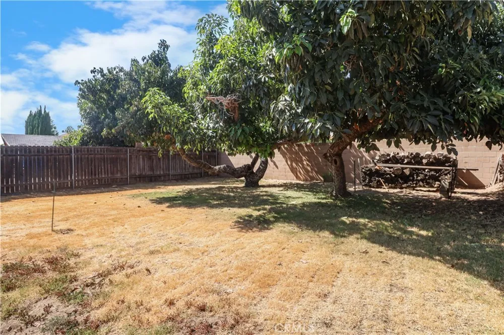 15851 E Kingside Covina, CA 91722