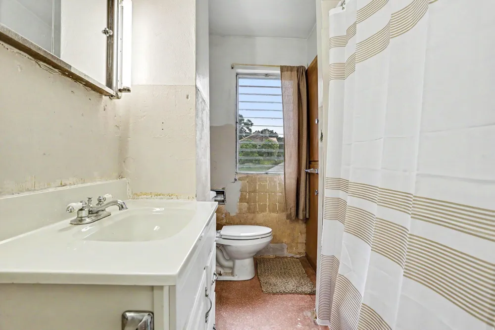 187 Sharon Avenue Battle Creek, MI 49017
