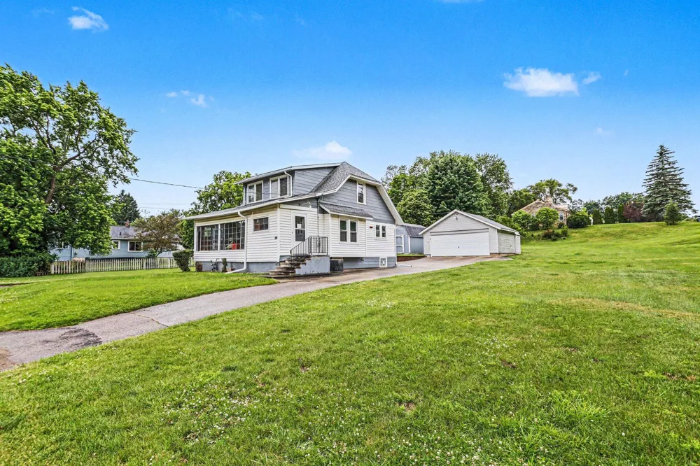 187 Sharon Avenue Battle Creek, MI 49017