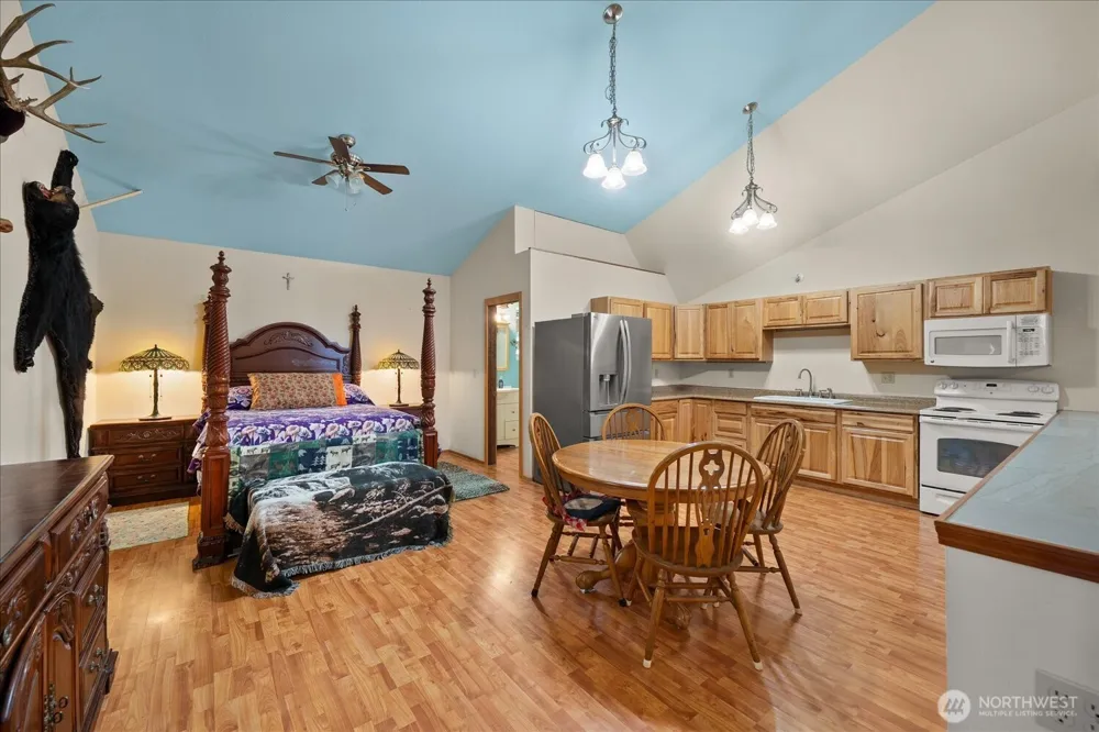 6472 P Enterprise Road Fruitland, WA 99129
