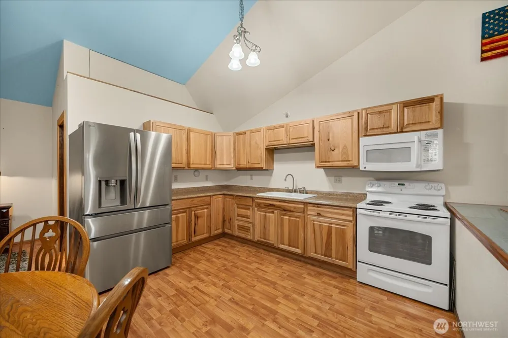6472 P Enterprise Road Fruitland, WA 99129