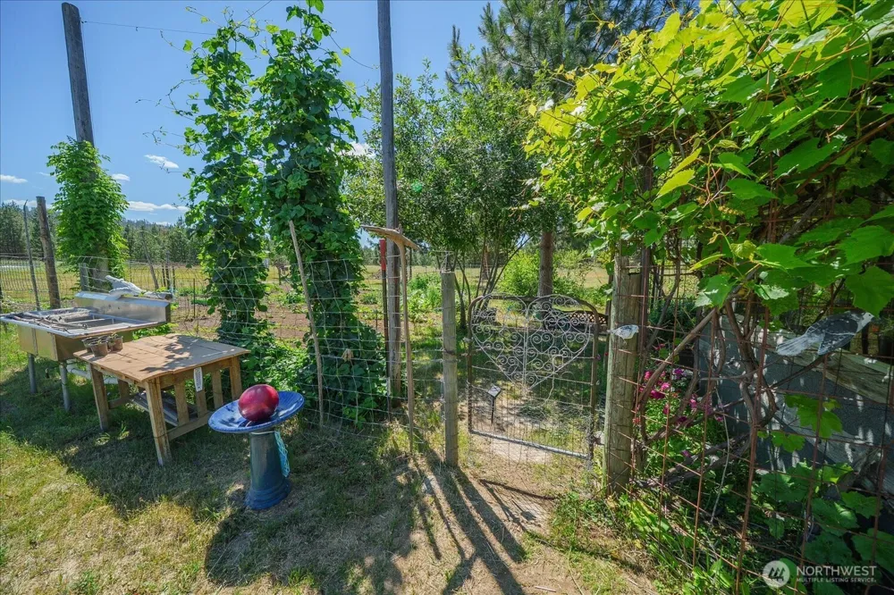 6472 P Enterprise Road Fruitland, WA 99129