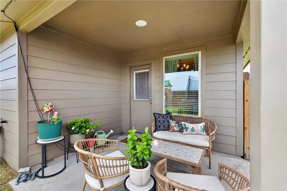 130 Donegal Street Sinton, TX 78387