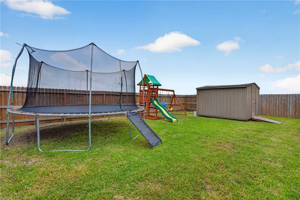 130 Donegal Street Sinton, TX 78387