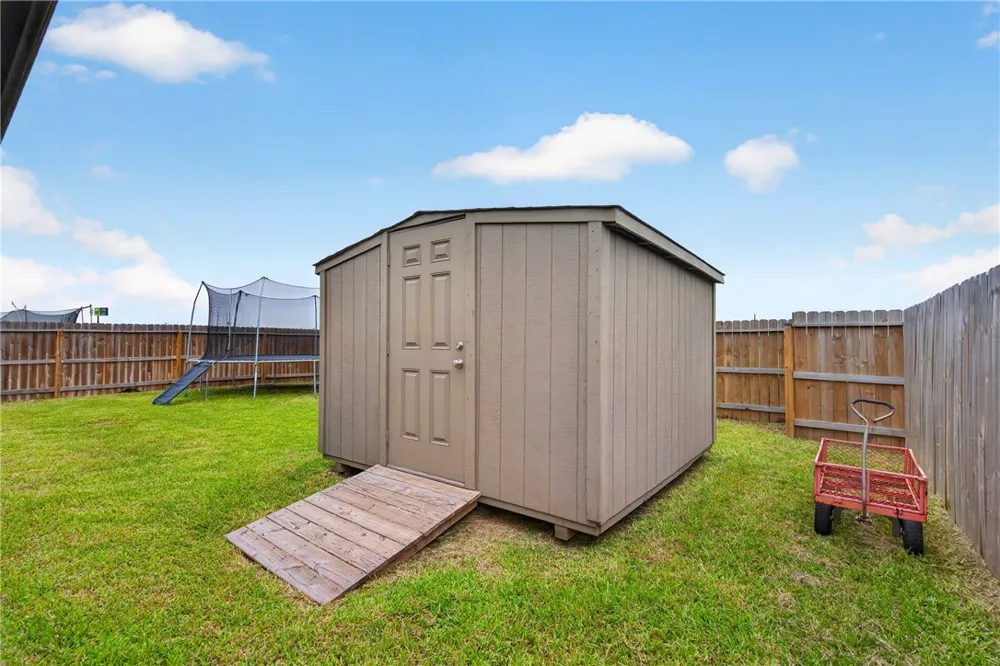 130 Donegal Street Sinton, TX 78387