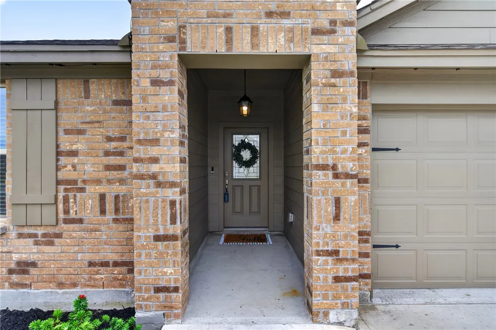 130 Donegal Street Sinton, TX 78387