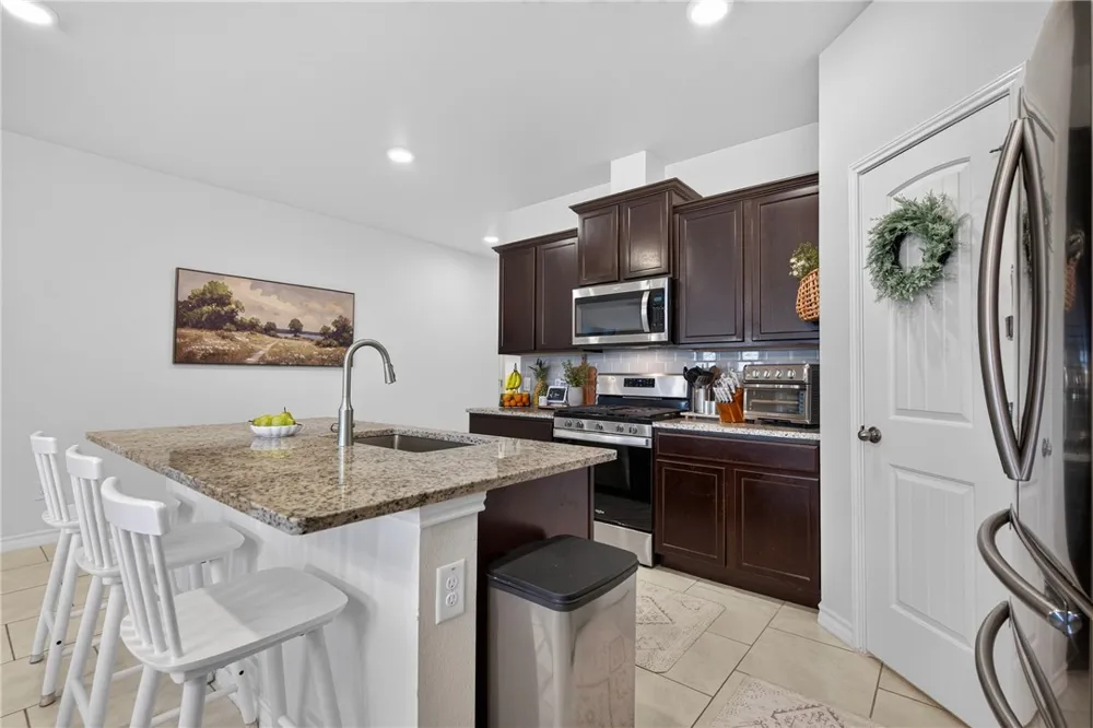 130 Donegal Street Sinton, TX 78387