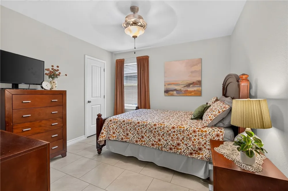 130 Donegal Street Sinton, TX 78387