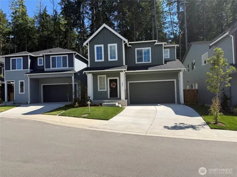 292 NE Shadowhawk Lane