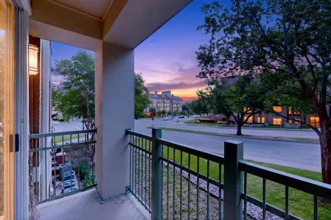 330 Las Colinas Boulevard E #220