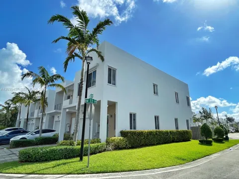 7243 NW 103rd Path