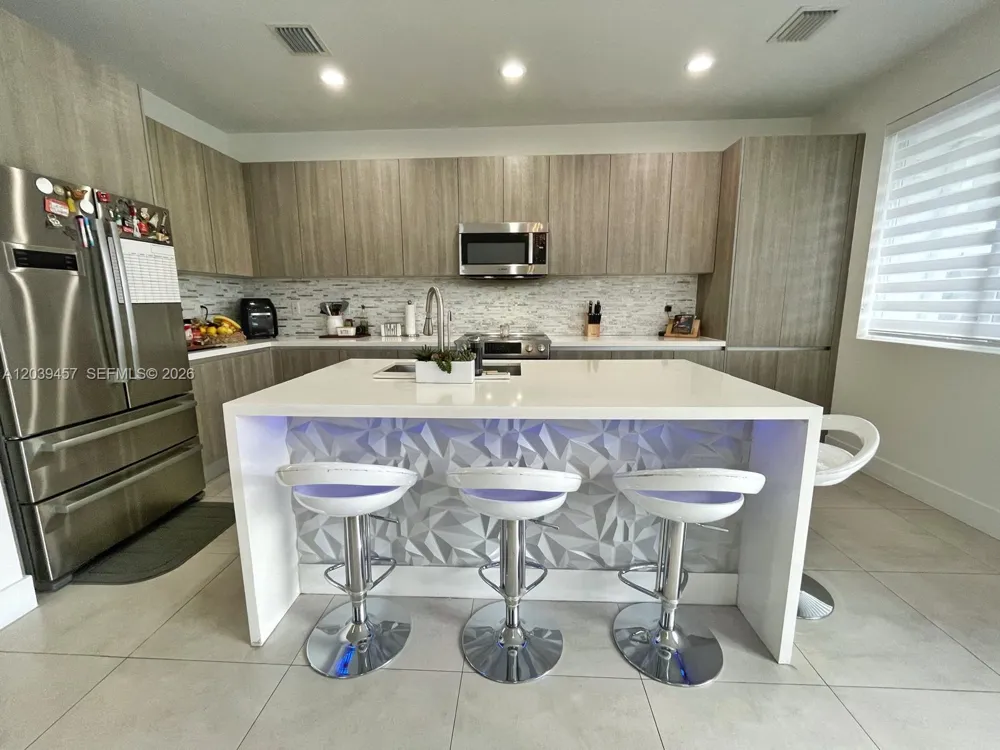 7243 NW 103rd Path Doral, FL 33178