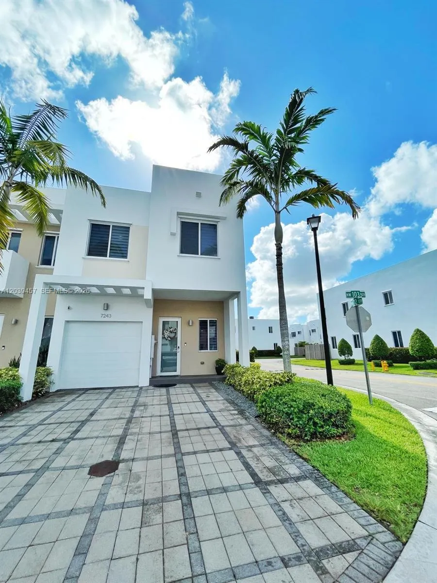 7243 NW 103rd Path Doral, FL 33178