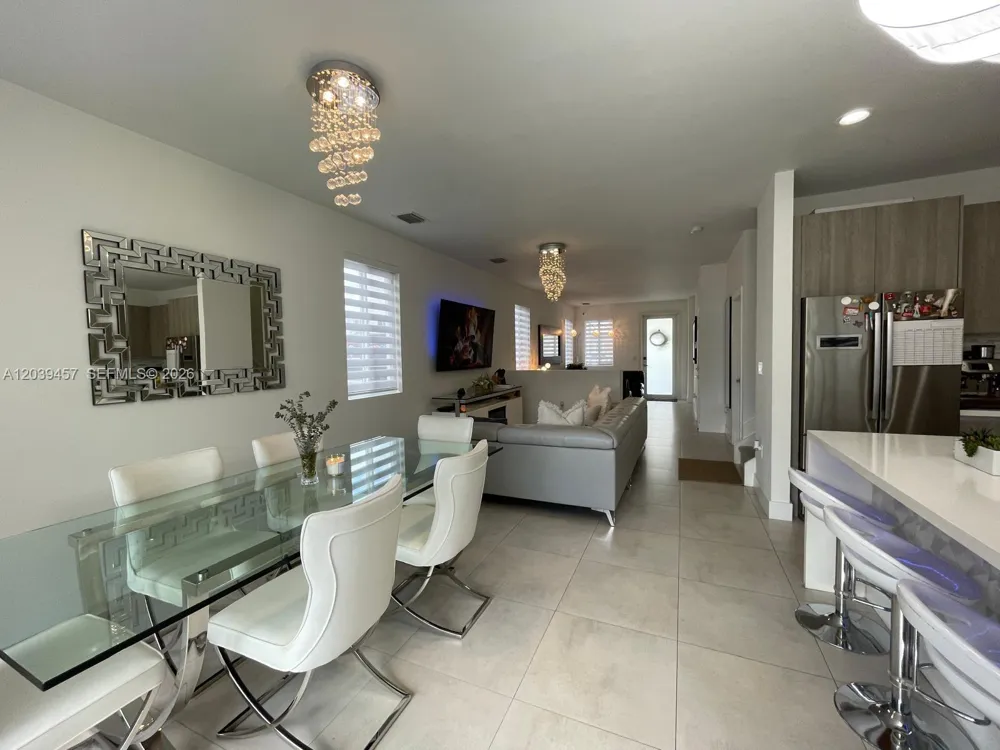 7243 NW 103rd Path Doral, FL 33178