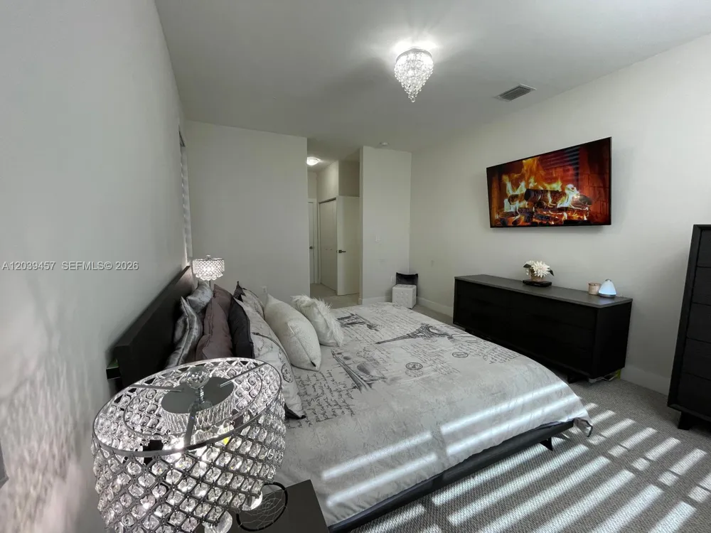 7243 NW 103rd Path Doral, FL 33178
