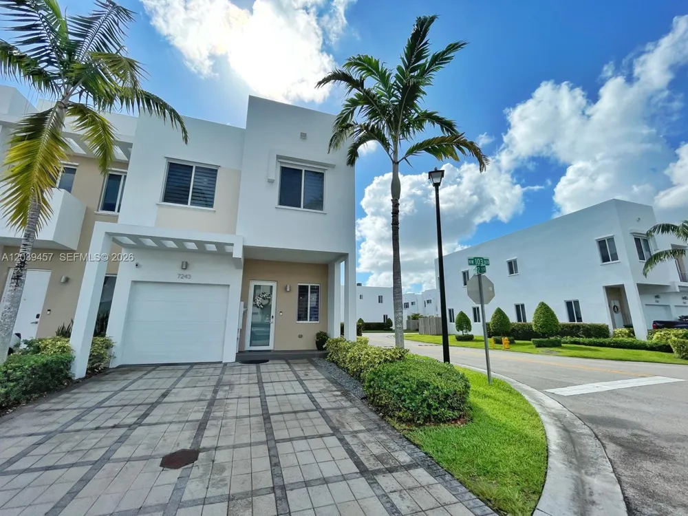 7243 NW 103rd Path Doral, FL 33178