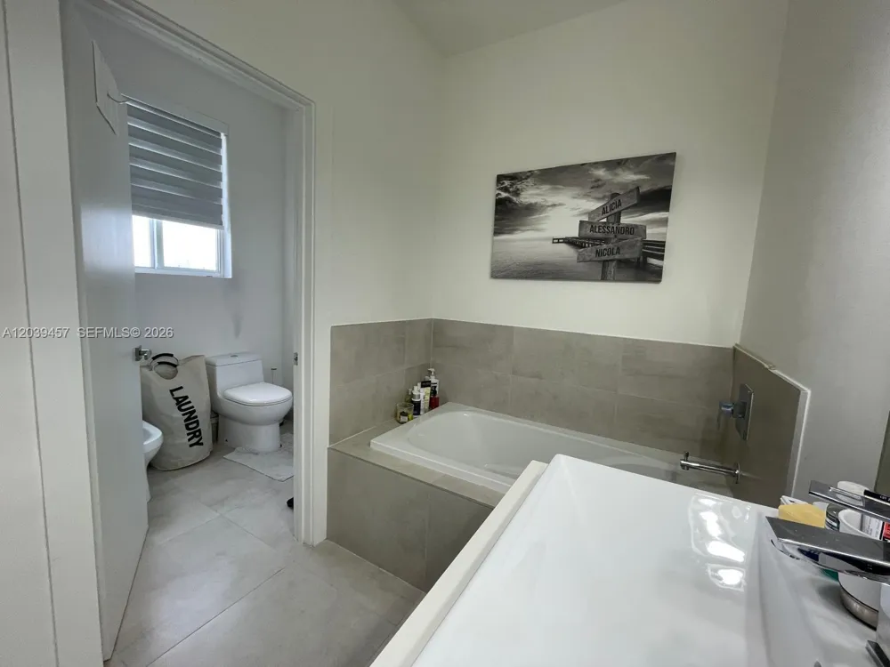 7243 NW 103rd Path Doral, FL 33178