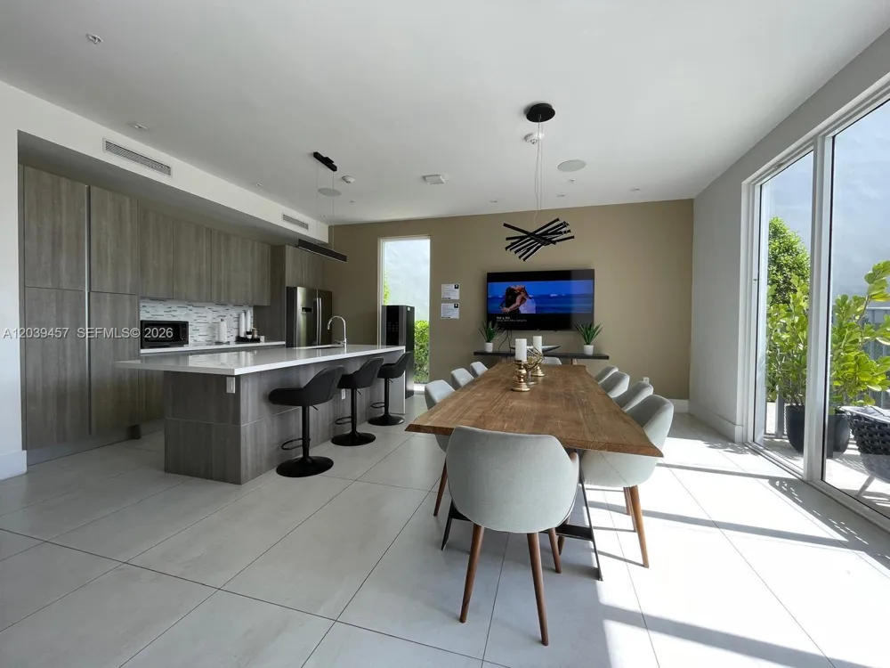 7243 NW 103rd Path Doral, FL 33178